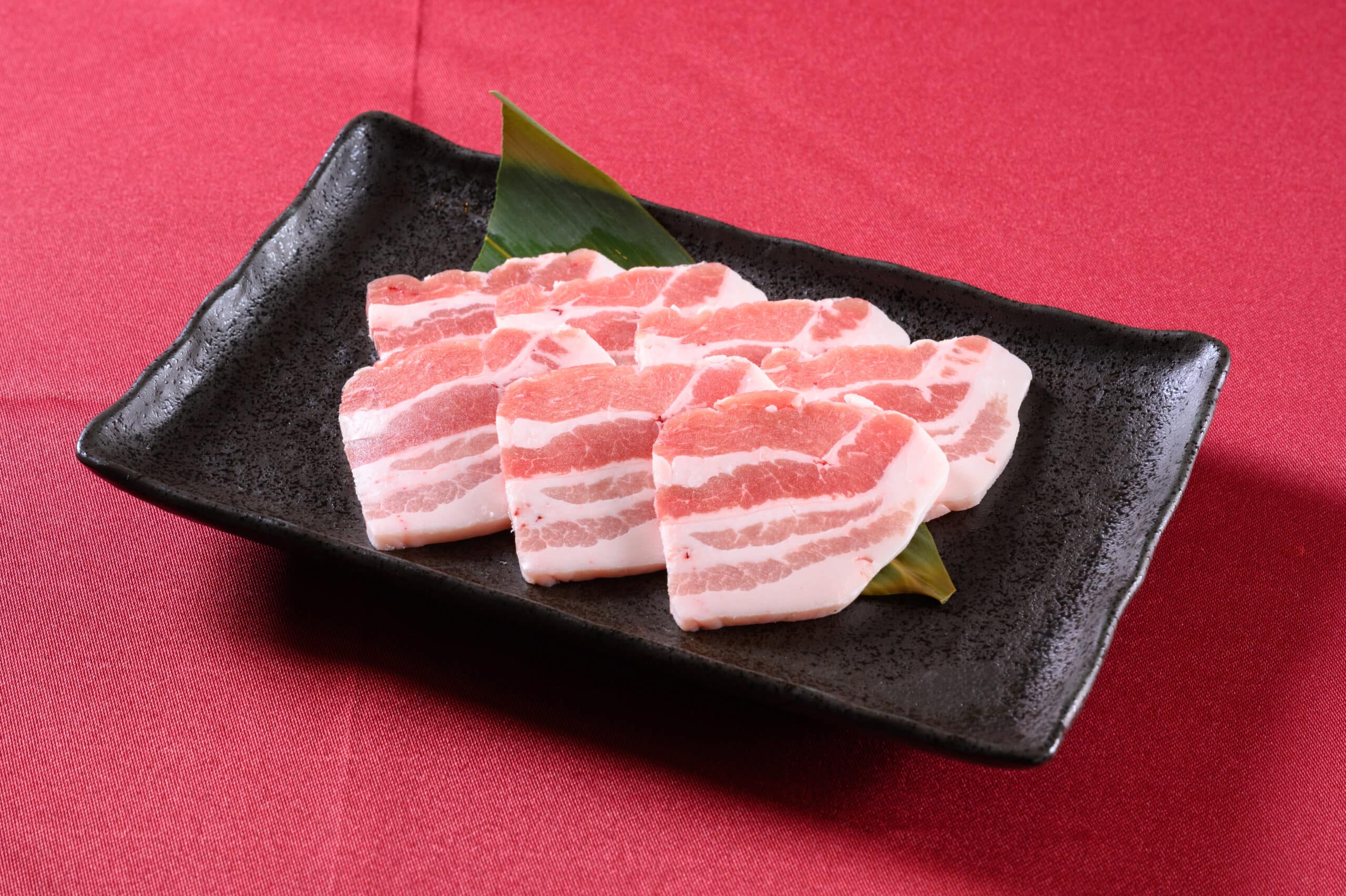 斜里町産サチク麦王豚カルビ